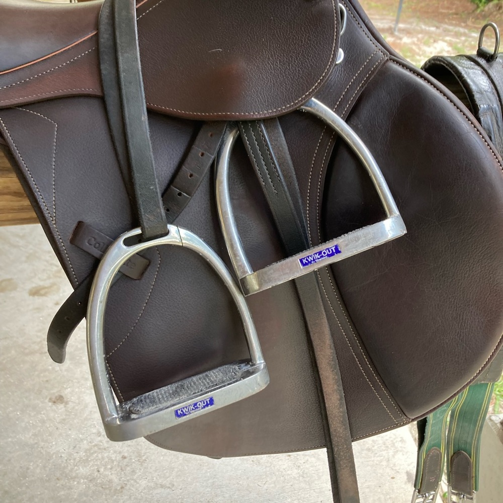 Kwik out safety stirrups